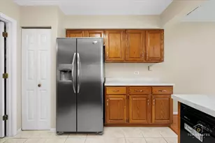 616 Manomet Ct, Schaumburg, IL 60173 - Photo 9