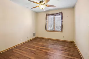 5225 N Riversedge Terrace, Chicago, IL 60630 - Photo 15