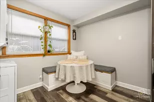 10123 Hartford Ct, Schiller Park, IL 60176 - Photo 11