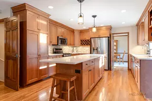 331 E Winchester Rd, Libertyville, IL 60048 - Photo 11