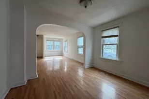 215 Fuller Rd, Hinsdale, IL 60521 - Photo 3