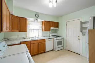 217 12th St, East Moline, IL 61244 - Photo 7