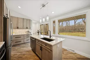 2640 Forest Glen Trail, Riverwoods, IL 60015 - Photo 13