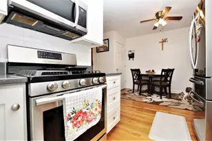 2639 W Balmoral Ave, Chicago, IL 60625 - Photo 9