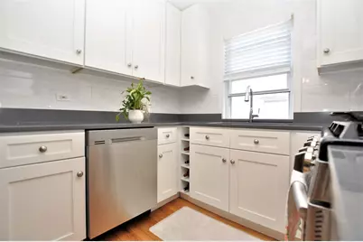 2639 W Balmoral Avenue #2W, Chicago, IL 60625 - Photo 7