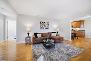 1120 N Bluebonnet Ln, Hoffman Estates, IL 60169 - Photo 7