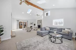 1120 N Bluebonnet Ln, Hoffman Estates, IL 60169 - Photo 15