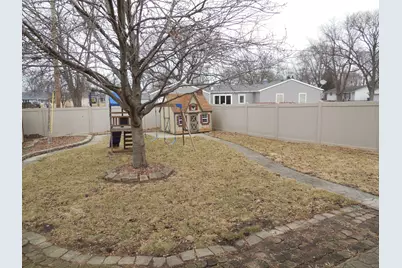 740 Hiawatha Drive, Ottawa, IL 61350 - Photo 17