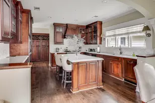 6500 Shady Ln, Burr Ridge, IL 60527 - Photo 13