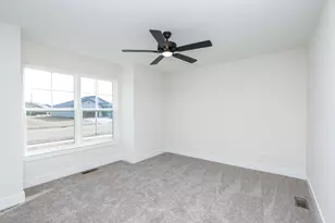 1009 Spring St, Manteno, IL 60950 - Photo 11