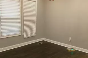 10215 S Emerald Ave, Chicago, IL 60628 - Photo 11