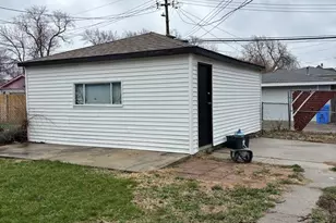 10215 S Emerald Ave, Chicago, IL 60628 - Photo 21