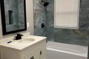 10215 S Emerald Ave, Chicago, IL 60628 - Photo 13