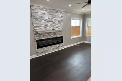 10215 S Emerald Avenue, Chicago, IL 60628 - Photo 9