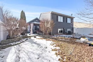 1182 Concord Dr, Elgin, IL 60120 - Photo 21