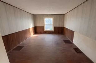 108 NW 2nd St, Fairfield, IL 62837 - Photo 5