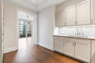 118 E Erie St, Chicago, IL 60611 - Photo 13