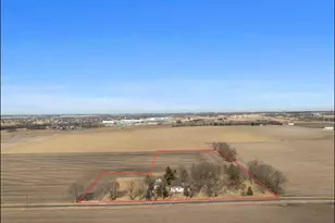 2411 Goldberg Rd, Bloomington, IL 61705 - Photo 3