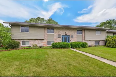 1342 S 14th Street #A2, Saint Charles, IL 60174 - Photo 1