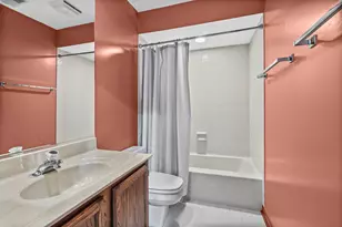 1525 N Kendal Ct, Arlington Heights, IL 60004 - Photo 17