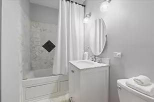 4028 N Sheridan Rd, Chicago, IL 60613 - Photo 9