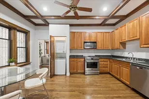 4028 N Sheridan Rd, Chicago, IL 60613 - Photo 5