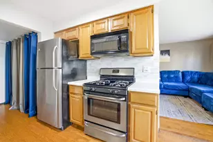 1905 Basswood Ln, Glendale Heights, IL 60139 - Photo 9