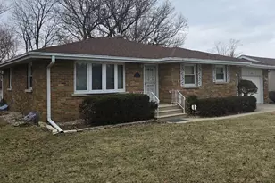 447 Dennis Ave, Bradley, IL 60915 - Photo 3