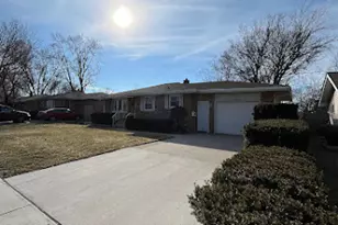 447 Dennis Ave, Bradley, IL 60915 - Photo 3