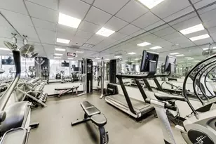 1035 N Dearborn St, Chicago, IL 60610 - Photo 25