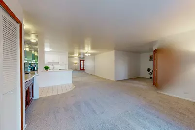 120 Lakeview Drive #110, Bloomingdale, IL 60108 - Photo 5