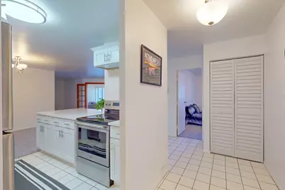 120 Lakeview Drive #110, Bloomingdale, IL 60108 - Photo 3