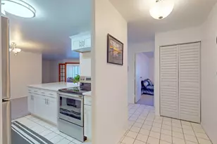 120 Lakeview Dr, Bloomingdale, IL 60108 - Photo 3