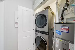 2140 W Addison St, Chicago, IL 60618 - Photo 15