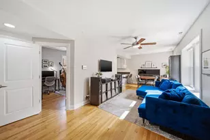 2140 W Addison St, Chicago, IL 60618 - Photo 3