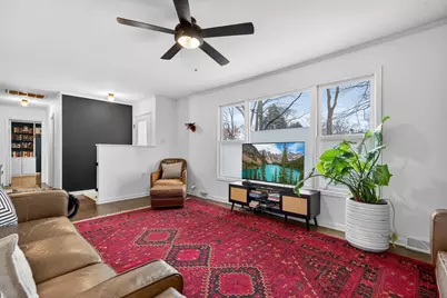 714 E Eisenhower Avenue, Palatine, IL 60074 - Photo 3