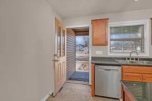 368 Crotty Ave, Seneca, IL 61360 - Photo 5