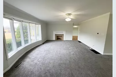 100 S Westview Drive, Pontiac, IL 61764 - Photo 9