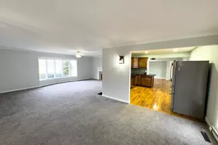 100 S Westview Dr, Pontiac, IL 61764 - Photo 7