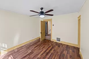 527 E 4th St, Centralia, IL 62801 - Photo 35