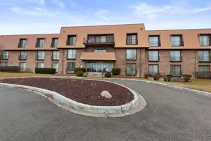 4050 Dundee Rd, Northbrook, IL 60062 - Photo 1