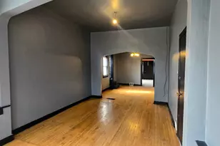 10508 S Ave M, Chicago, IL 60617 - Photo 3