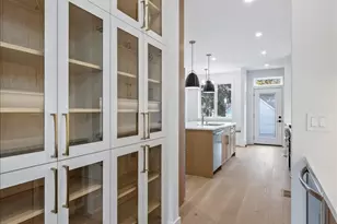 1042 Dewey Ave, Evanston, IL 60202 - Photo 11