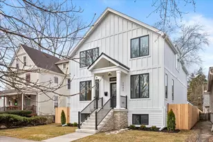 1042 Dewey Ave, Evanston, IL 60202 - Photo 1