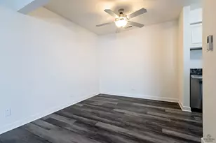 1387 S Glen Cir, Aurora, IL 60506 - Photo 5