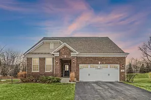 61 Pacific Ave, Hawthorn Woods, IL 60047 - Photo 1