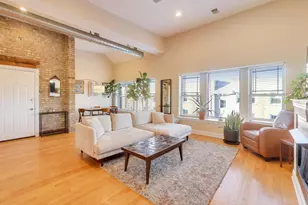 1215 W Sunnyside Ave, Chicago, IL 60640 - Photo 3