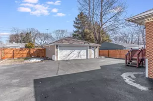 124 S Midland Ave, Joliet, IL 60436 - Photo 3