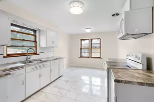 360 Streamside Dr, Harvey, IL 60426 - Photo 7