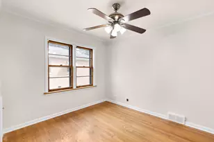 360 Streamside Dr, Harvey, IL 60426 - Photo 9